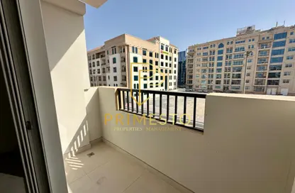 شقة - 2 غرف نوم - 4 حمامات للايجار في روضة - شارع المطار - أبوظبي