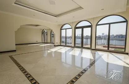 Villa - 5 Bedrooms - 6 Bathrooms for rent in Garden Homes Frond C - Garden Homes - Palm Jumeirah - Dubai
