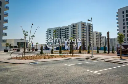 Outdoor Building image for: Apartment - 3 Bedrooms - 4 Bathrooms for rent in Waters Edge - Yas Island - Abu Dhabi, Image 1