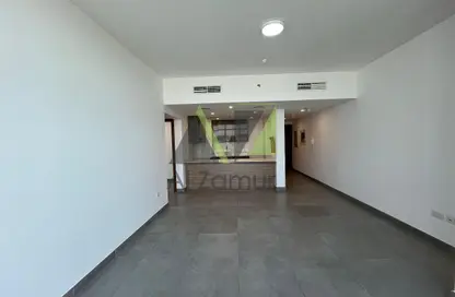 Apartment - 1 Bedroom - 2 Bathrooms for rent in The Edge - Dubai Investment Park (DIP) - Dubai
