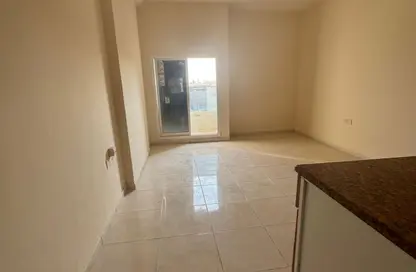 شقة - 1 حمام للايجار في بناية النافورة 1 - 2 الروضة - الروضة - عجمان شقة - 1 حمام للايجار في بناية النافورة 1 - 2 الروضة - الروضة - عجمان