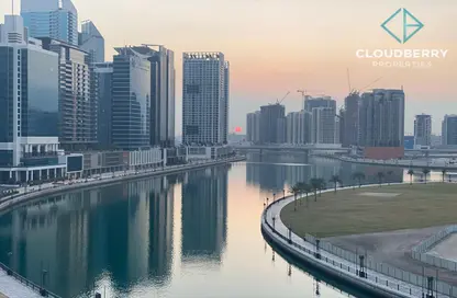 Apartment - 1 Bedroom - 2 Bathrooms for sale in The Cosmopolitan - Business Bay - Dubai