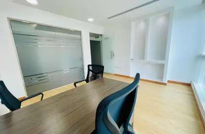 Office Space - Studio - 4 Bathrooms for rent in Hamdan Street - Abu Dhabi
