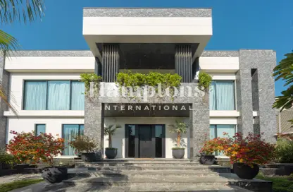 Villa - 5 Bedrooms - 6 Bathrooms for rent in Jumeirah 3 Villas - Jumeirah 3 - Jumeirah - Dubai