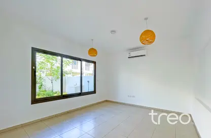 Townhouse - 3 Bedrooms - 3 Bathrooms for rent in Zahra Townhouses - Town Square - Dubai