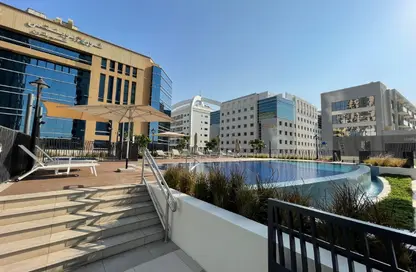 شقة - 2 غرف نوم - 3 حمامات للايجار في زا ويفز ريسدنس - منخول - بر دبي - دبي