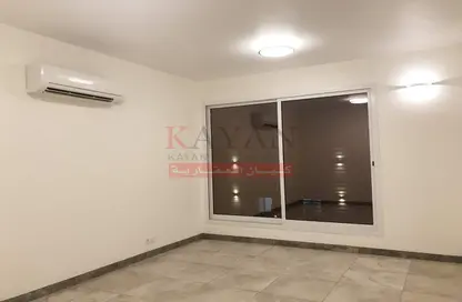 Empty Room image for: Villa - 3 Bedrooms - 4 Bathrooms for rent in Khuzam - Ras Al Khaimah, Image 1
