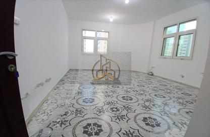 شقة - 3 غرف نوم - 3 حمامات للايجار في شارع النجدة - أبوظبي