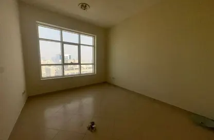 Apartment - 3 Bedrooms - 4 Bathrooms for sale in Al Khan - Sharjah