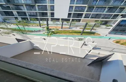 Townhouse - 3 Bedrooms - 3 Bathrooms for rent in The Gate - Masdar City - Abu Dhabi