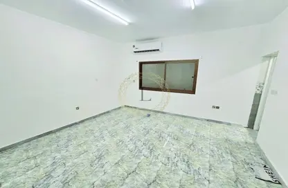 شقة - 2 غرف نوم - 3 حمامات للايجار في العامريه - الجيمي - العين