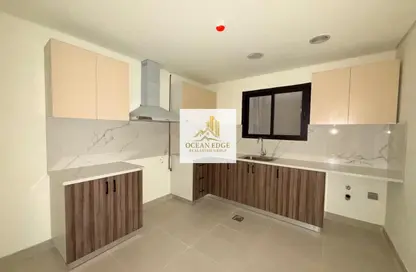 شقة - 2 غرف نوم - 3 حمامات للايجار في سراب 2 - الجادة - الشارقة