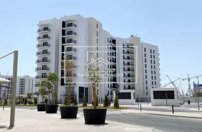 Apartment - 2 Bedrooms - 2 Bathrooms for rent in Waters Edge - Yas Island - Abu Dhabi