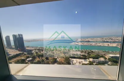 Apartment - 3 Bedrooms - 4 Bathrooms for rent in Silver Wave Tower - Al Mina - Abu Dhabi