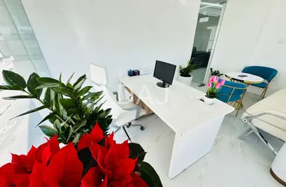 Office Space - Studio - 1 Bathroom for rent in Reem Residency - Al Karama - Dubai