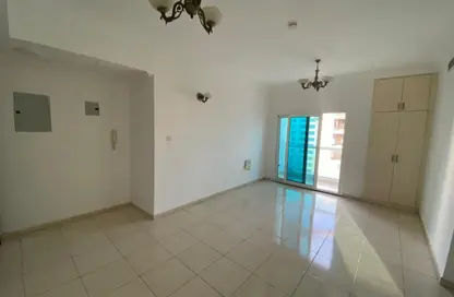 شقة - غرفة نوم - 2 حمامات للايجار في شارع التعاون الجديد - التعاون - الشارقة