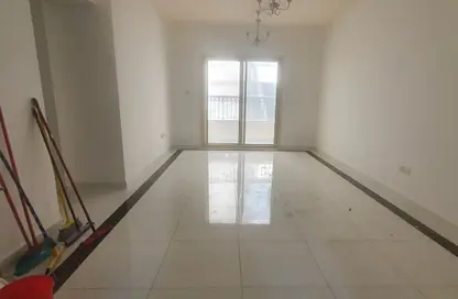 Apartment - 2 Bedrooms - 2 Bathrooms for rent in Muwaileh Commercial - Sharjah