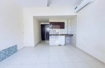 Apartment - Studio - 1 Bathroom for rent in Fire Station Road - Muwaileh - Sharjah