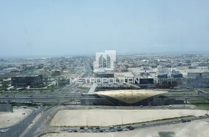 مكتب - استوديو - 2 حمامات للايجار في بوابة الخليج - الخليج التجاري - دبي