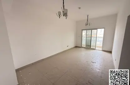 شقة - 2 غرف نوم - 3 حمامات للبيع في قرية الاميرة - الياسمين - عجمان