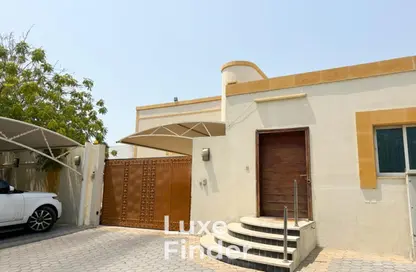 Villa - Studio - 5 Bathrooms for rent in Umm Suqeim 1 Villas - Umm Suqeim 1 - Umm Suqeim - Dubai