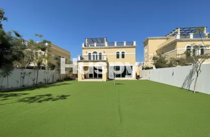 Villa - 4 Bedrooms - 5 Bathrooms for rent in Legacy - Jumeirah Park - Dubai