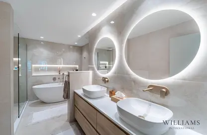 Apartment - 2 Bedrooms - 2 Bathrooms for sale in Al Hallawi - Shoreline Apartments - Palm Jumeirah - Dubai