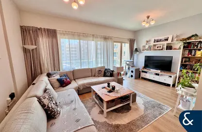 شقة - 2 غرف نوم - 2 حمامات للبيع في الغزلان - 1 - الغزلان - جرينز - دبي