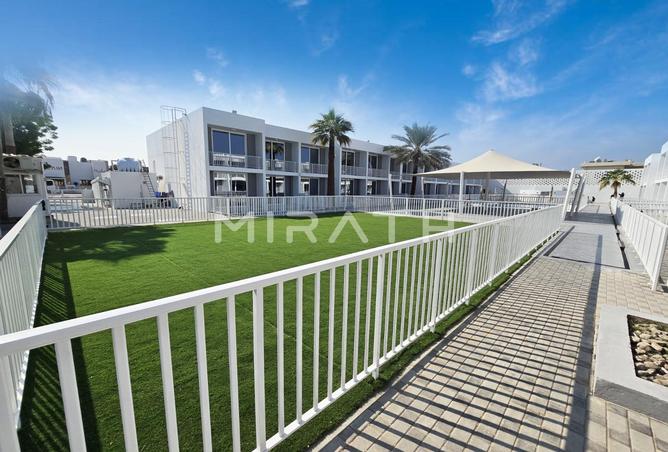 مجمع سكني - 3 غرف نوم - 3 حمامات للايجار في فلل جميرا 3 - جميرا 3 - الجميرا - دبي