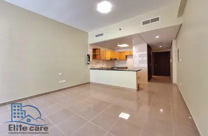 Apartment - 1 Bathroom for rent in Dusit Thani - Muroor Area - Abu Dhabi