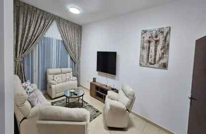 Apartment - 3 Bedrooms - 4 Bathrooms for rent in Beach Tower 1 - Al Khan Lagoon - Al Khan - Sharjah