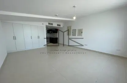 Empty Room image for: Apartment - 1 Bathroom for rent in Al Neem Residence - Rawdhat Abu Dhabi - Abu Dhabi, Image 1