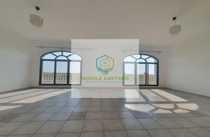 Empty Room image for: Penthouse - 2 Bedrooms - 3 Bathrooms for rent in Hadbat Al Zafranah - Muroor Area - Abu Dhabi, Image 1