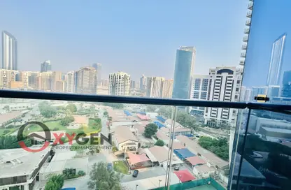 شقة - 2 غرف نوم - 4 حمامات للايجار في وايف تاور - شارع الكورنيش - أبوظبي
