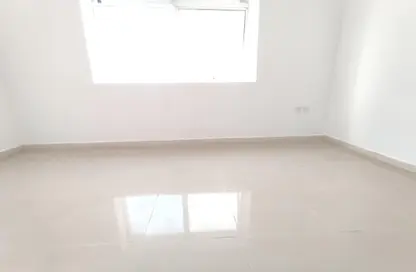 Apartment - 1 Bathroom for rent in Al Mamzar - Sharjah - Sharjah