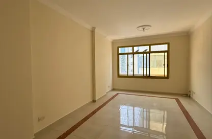 شقة - 2 غرف نوم - 2 حمامات للايجار في شارع حمدان - أبوظبي