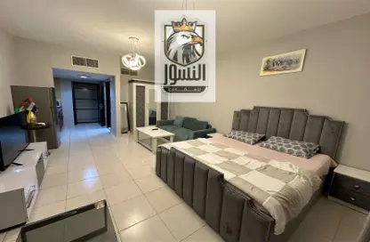 Apartment - 1 Bathroom for rent in Corniche Tower - Ajman Corniche Road - Ajman