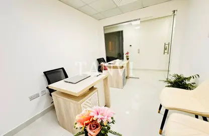 Office Space - Studio - 1 Bathroom for rent in Silver Home Building - Hor Al Anz - Deira - Dubai