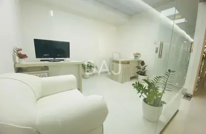 Office Space - Studio - 1 Bathroom for rent in Silver Home Building - Hor Al Anz - Deira - Dubai