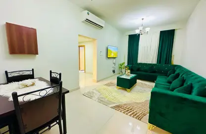 شقة - 2 غرف نوم - 2 حمامات للايجار في مساكن كورنيش عجمان - طريق كورنيش عجمان - عجمان