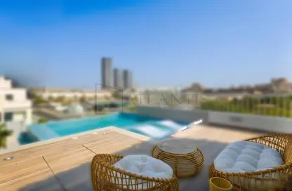 صورة لـ حوض سباحة النزل و الشقق الفندقية - استوديو - 1 حمام للبيع في هايف جى في سي - قرية الجميرا سركل - دبي ، صورة رقم 1