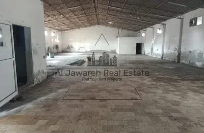 مستودع - استوديو - 2 حمامات للايجار في المنطقة الصناعية القديمة - أم القيوين
