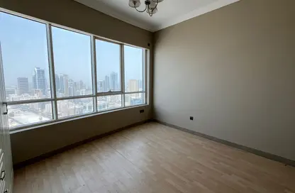 Apartment - 3 Bedrooms - 3 Bathrooms for sale in Beach Tower 1 - Al Khan Lagoon - Al Khan - Sharjah