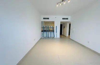 Apartment - 2 Bedrooms - 2 Bathrooms for rent in Oxford Building - District 14 - Jumeirah Village Circle - Dubai