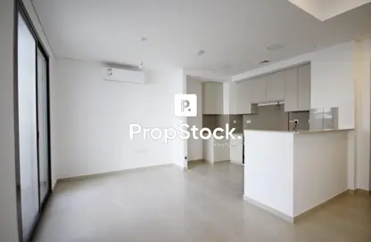 Kitchen image for: Townhouse - 3 Bedrooms - 4 Bathrooms for rent in Hayat Townhouses - Town Square - Dubai, Image 1