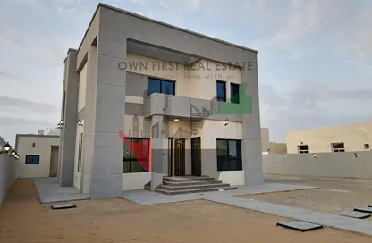 Villa - 4 Bedrooms - 5 Bathrooms for rent in Al Aweer 1 - Al Aweer - Dubai