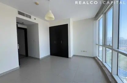 شقة - 2 غرف نوم - 3 حمامات للبيع في المساكن الحمراء - مدينة دبي الرياضية - دبي