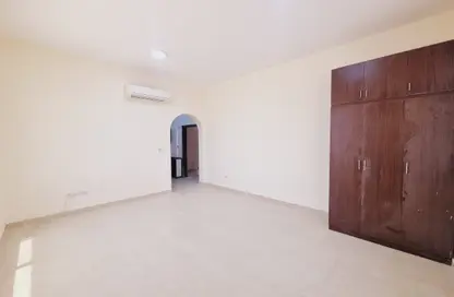 شقة - 1 حمام للايجار في مركز محمد بن زايد - مدينة محمد بن زايد - أبوظبي