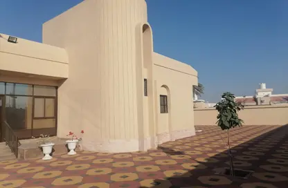 فيلا - 4 غرف نوم - 5 حمامات للايجار في الجزّات - ضاحية الرقة - الشارقة