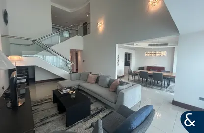 دوبلكس - 3 غرف نوم - 4 حمامات للايجار في لاكشري هومز - برج التجارة العالمي السكني - المركز المالي العالمي - دبي